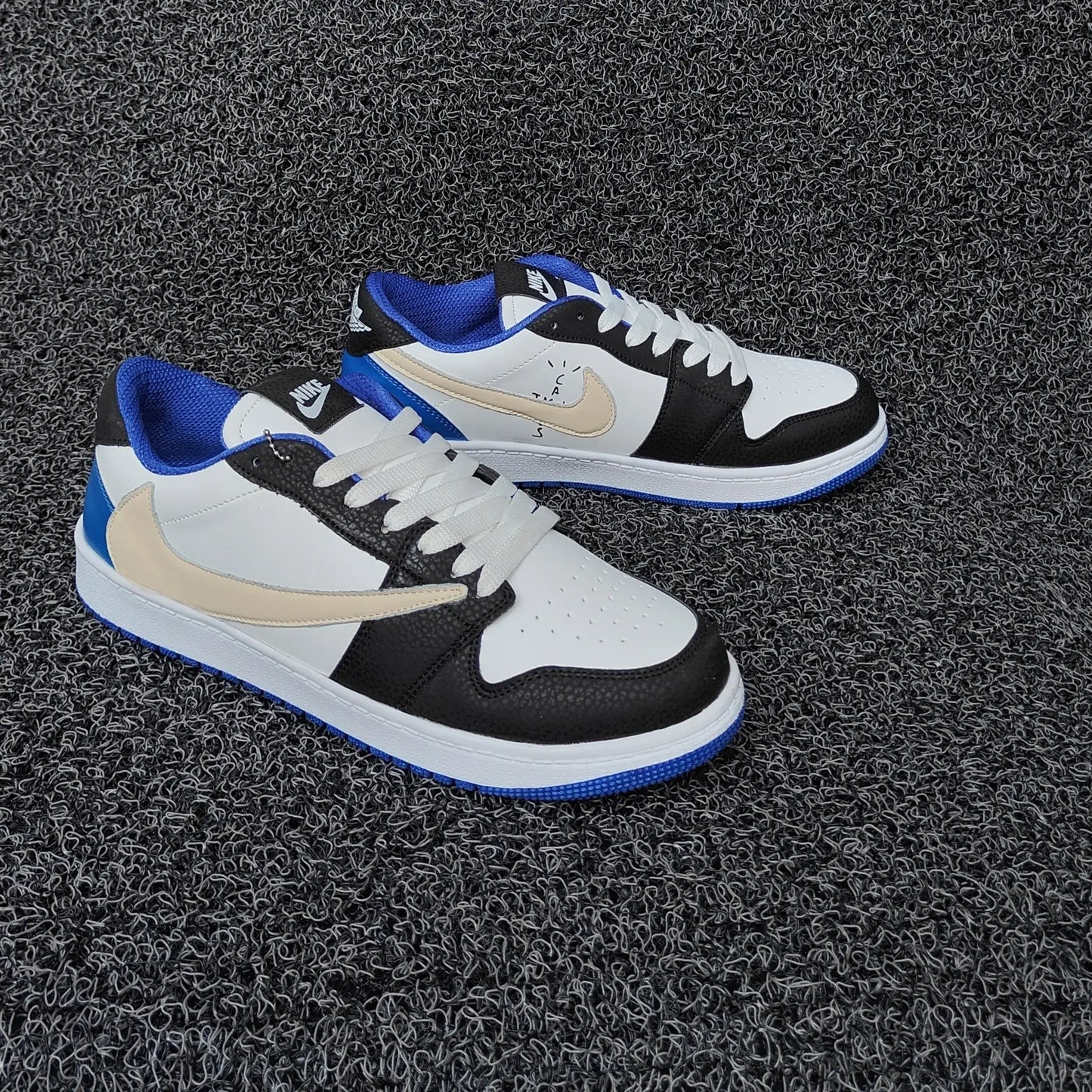 nike travis reverse dunk