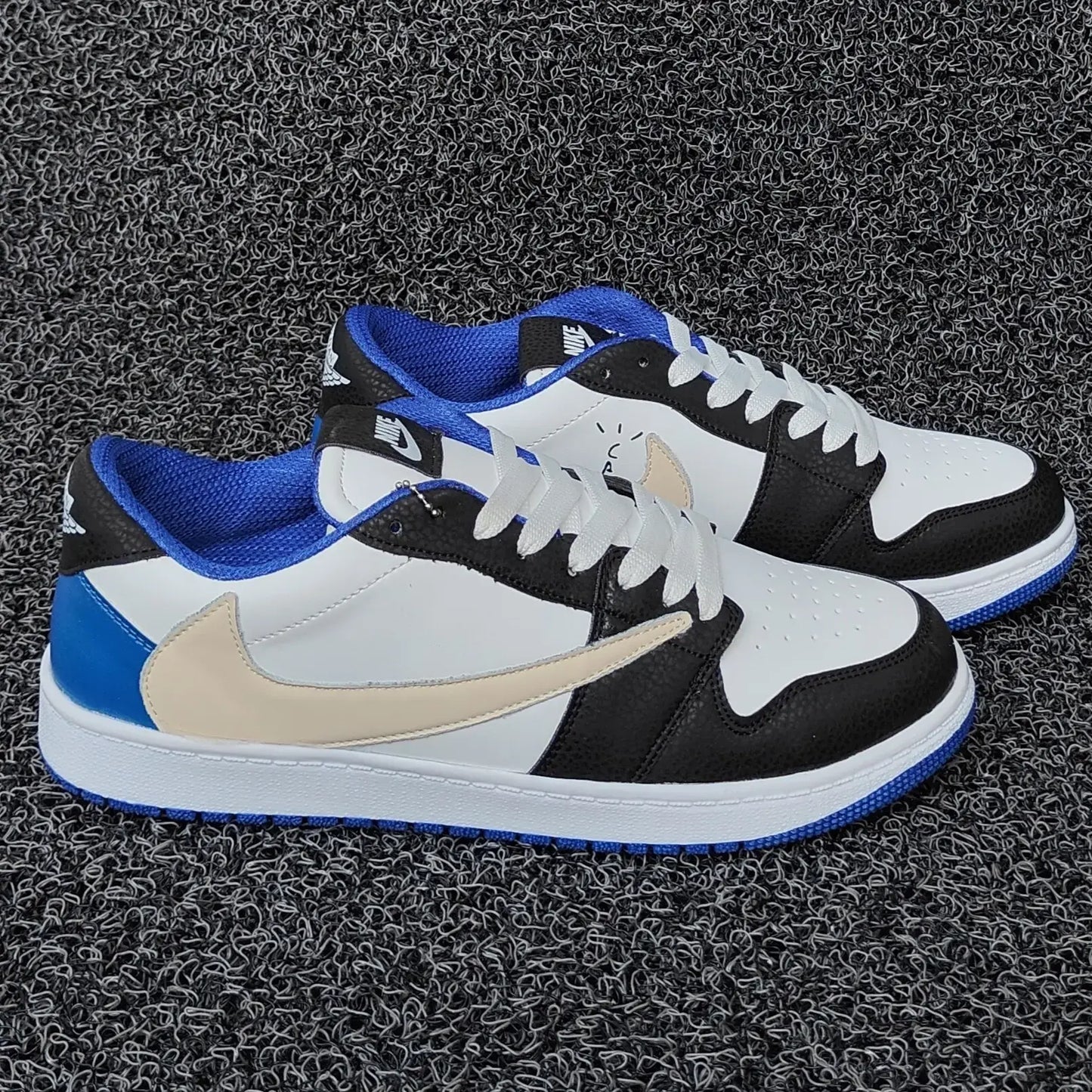 nike travis reverse dunk