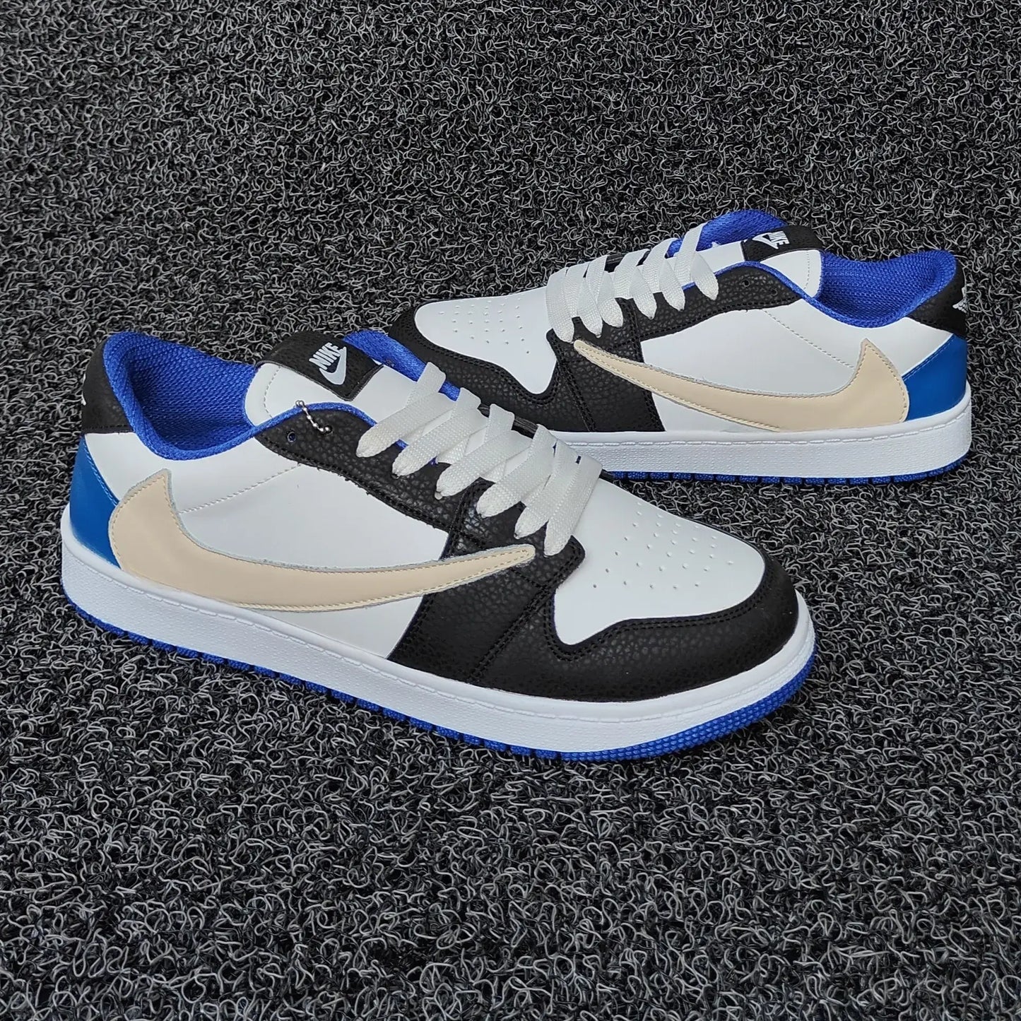nike travis reverse dunk
