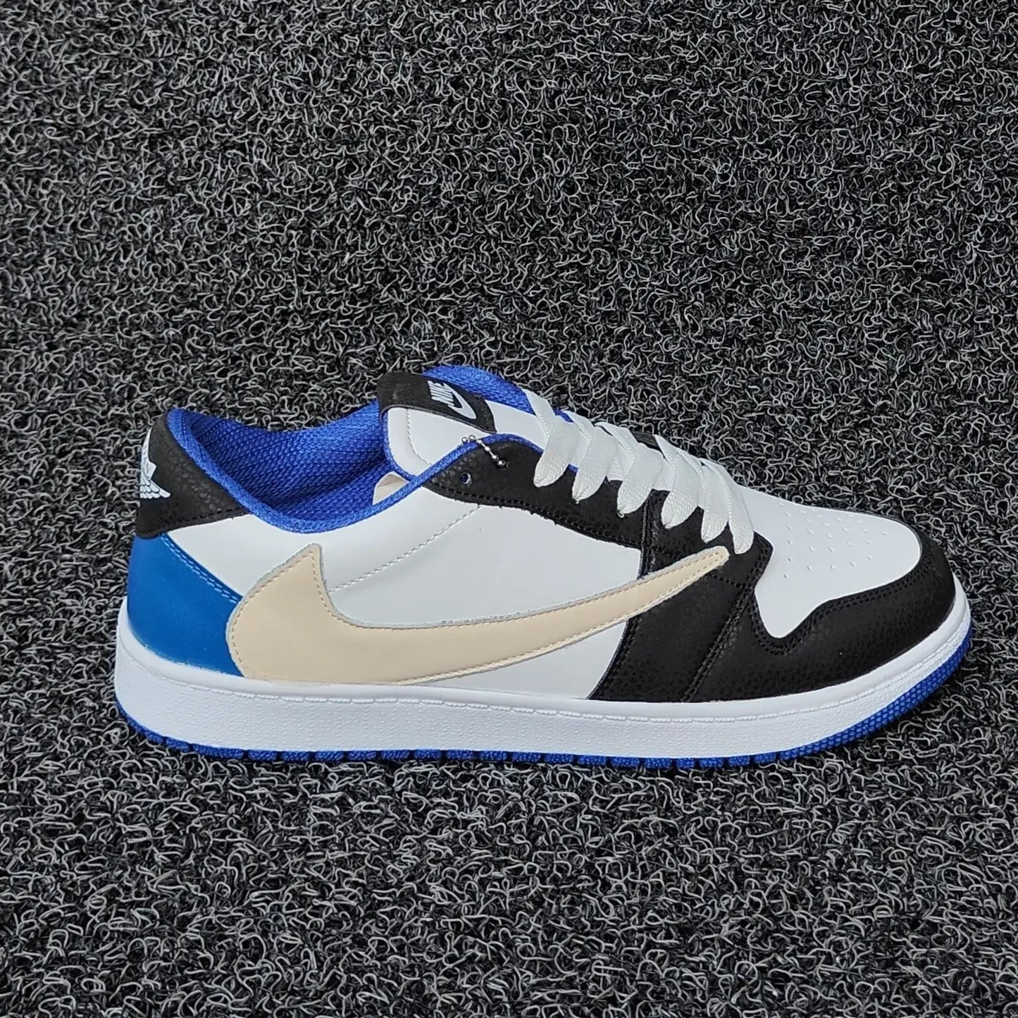 nike travis reverse dunk